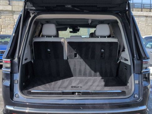 Used 2023 Jeep Grand Wagoneer Series II w/ Premium Group II image 36