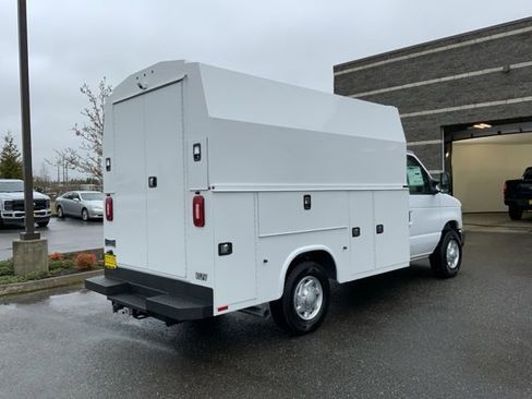 New 2025 Ford E-350 and Econoline 350 Super Duty w/ Power Equipment Group RWD image 4