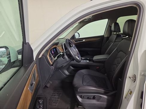 Used 2024 Volkswagen Atlas SE AWD/4WD image 13