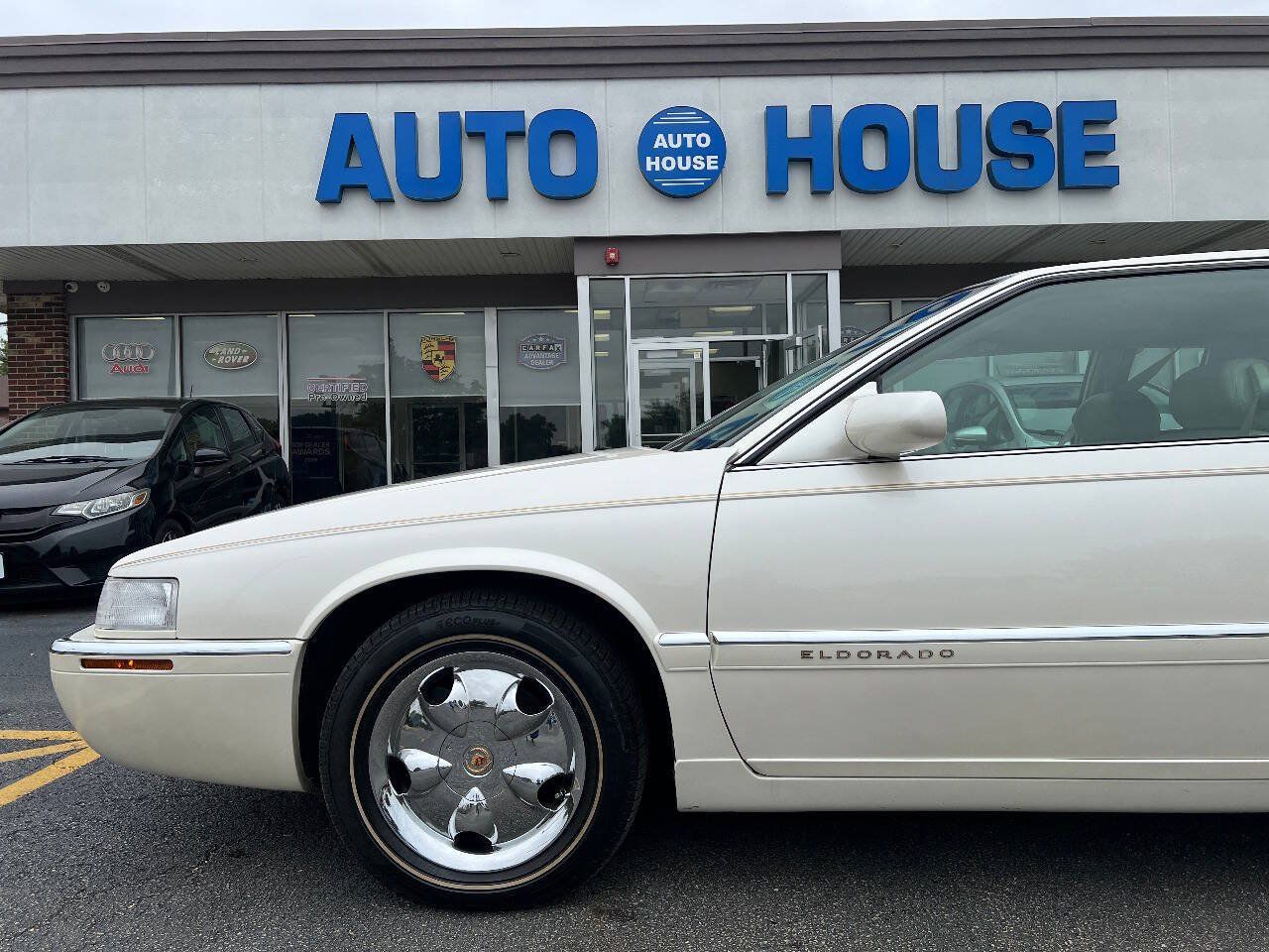 Used 1999 Cadillac Eldorado w/ Comfort/Convenience Pkg FWD image 32