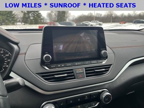 Used 2019 Nissan Altima 2.5 SR w/ SR Premium Package image 17