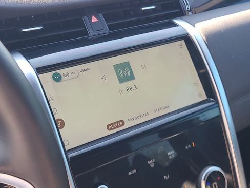 Used 2021 Land Rover Discovery Sport S image 24