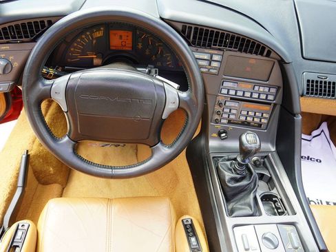 Used 1990 Chevrolet Corvette ZR-1 RWD image 22