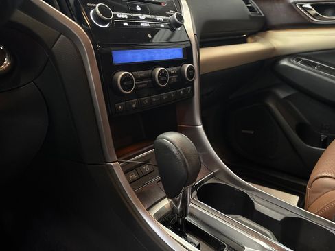 Used 2019 Subaru Ascent Touring w/ Popular Package #3 AWD/4WD image 20