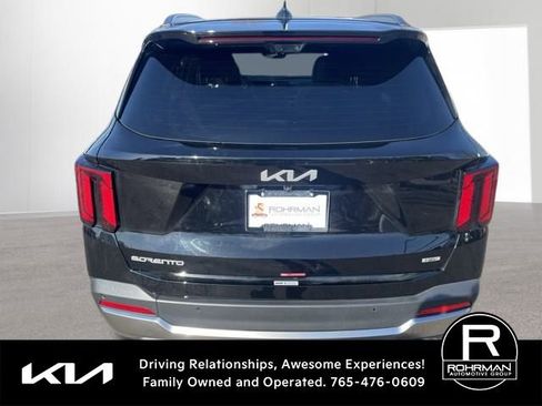 Certified 2025 Kia Sorento SX Prestige image 5