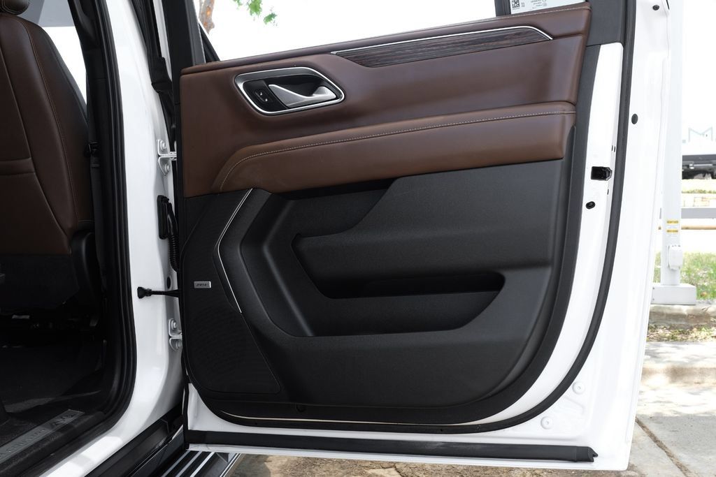 Used 2021 Chevrolet Suburban High Country RWD image 51