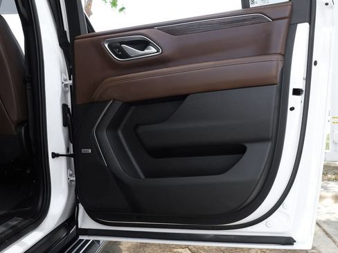 Used 2021 Chevrolet Suburban High Country RWD image 51