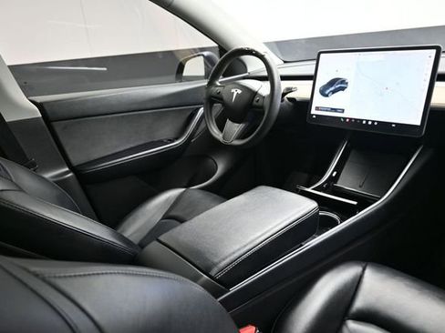 Used 2021 Tesla Model Y Long Range AWD/4WD image 13