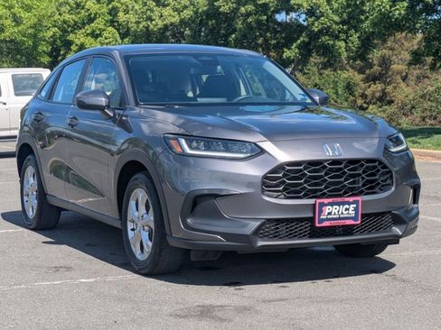 Used 2025 Honda HR-V LX image 3