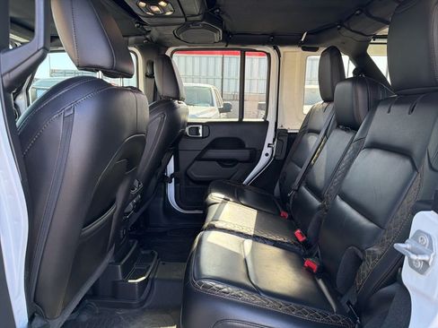 Used 2021 Jeep Wrangler Unlimited Sahara AWD/4WD image 13