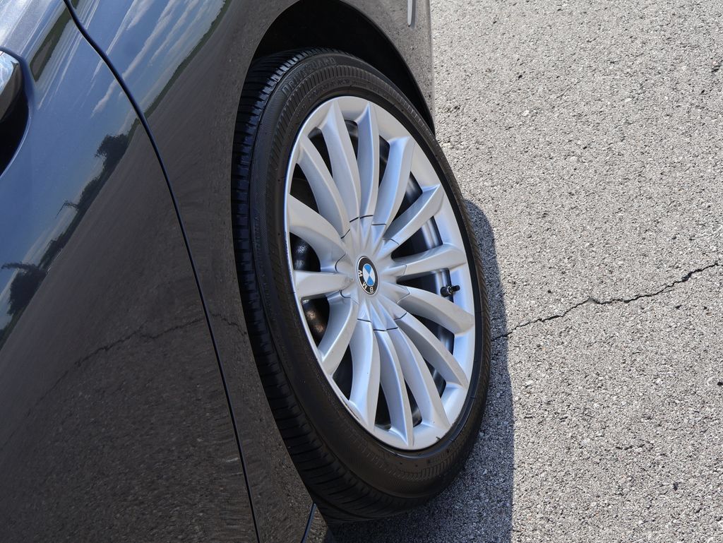 Used 2022 BMW 740i xDrive w/ Premium Package AWD/4WD image 42
