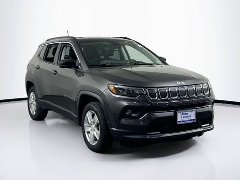 Used 2022 Jeep Compass Latitude AWD/4WD image 3