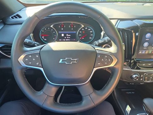 Used 2023 Chevrolet Traverse RS FWD image 20