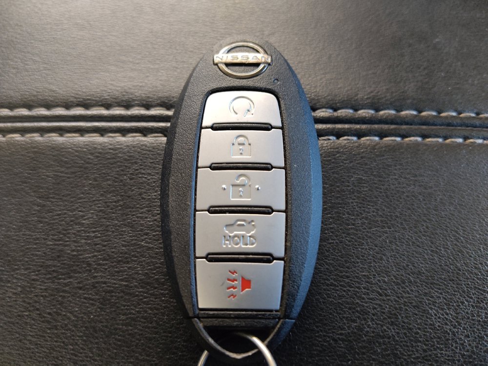 Used 2025 Nissan Altima 2.5 SV FWD image 32