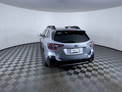 Used 2022 Subaru Outback Premium image 7