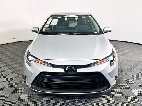 Certified 2025 Toyota Corolla LE FWD image 8