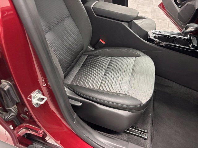 Used 2025 Chevrolet Trax LT w/ Sunroof Package FWD image 35