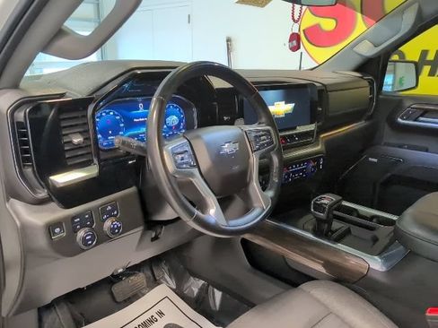 Used 2023 Chevrolet Silverado 1500 RST w/ Convenience Package II AWD/4WD image 10