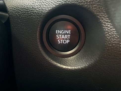 Used 2025 Toyota Corolla Cross LE AWD/4WD image 19