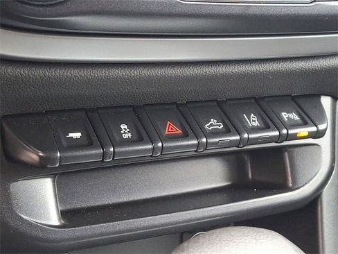 Used 2022 Chevrolet Colorado LT w/ Safety Package image 23