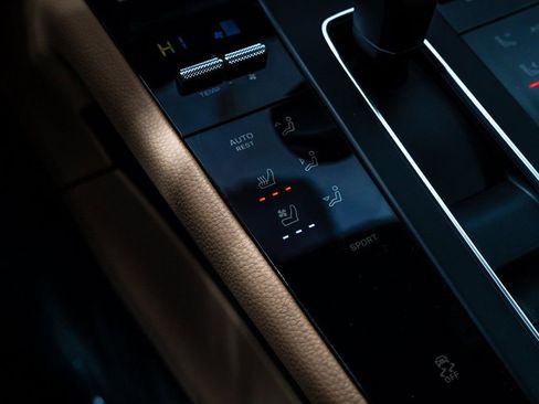 New 2026 Porsche Macan image 20