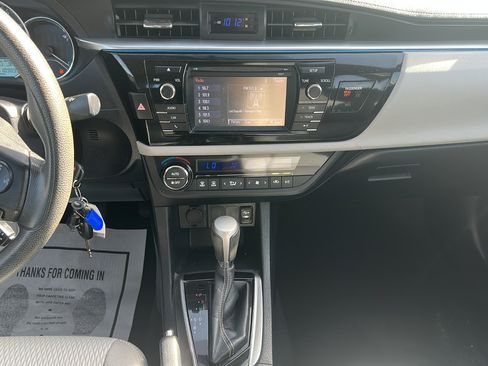 Used 2016 Toyota Corolla LE FWD image 12