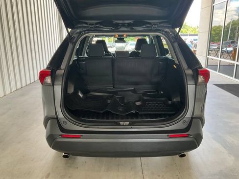 Used 2021 Toyota RAV4 LE FWD image 17