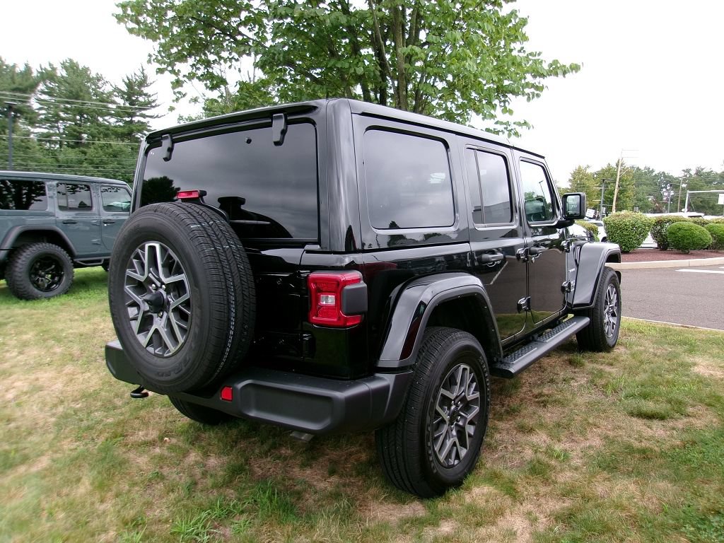 Certified 2024 Jeep Wrangler Unlimited Sahara AWD/4WD image 3