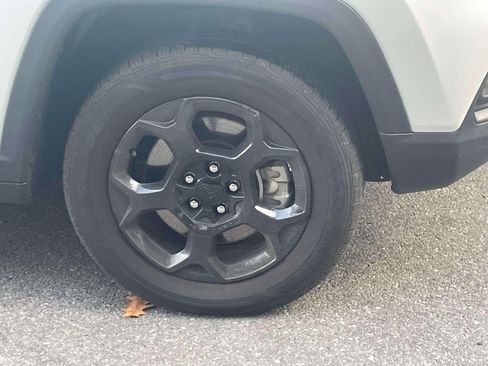 Used 2024 Jeep Compass Trailhawk image 9