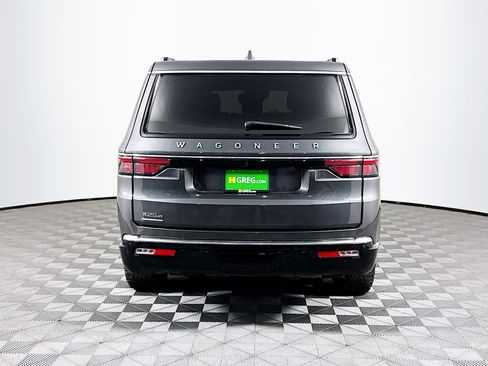Used 2023 Jeep Wagoneer 4WD w/ HD Trailer Tow Package image 8