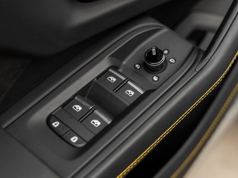 Used 2024 Lamborghini Urus S AWD/4WD image 18