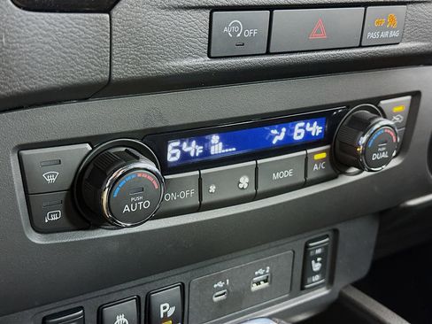 Used 2024 Nissan Frontier SV w/ SV Convenience Package image 23