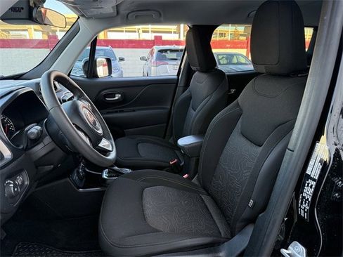 Used 2023 Jeep Renegade Latitude image 26