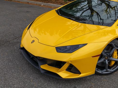 Used 2024 Lamborghini Huracan EVO image 13