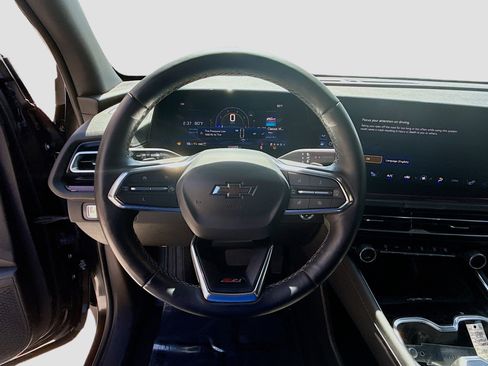 Used 2024 Chevrolet Traverse Z71 image 10