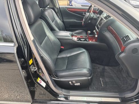 Used 2011 Lexus LS 460 AWD w/ Comfort Pkg image 8