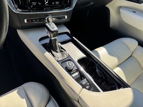 Used 2021 Volvo V90 T5 R-Design image 20