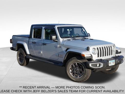 Used 2022 Jeep Gladiator Overland w/ Popular Equipment Package AWD/4WD image 1
