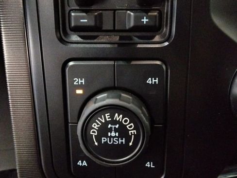 Used 2021 Ford F150 Platinum w/ FX4 Off-Road Package AWD/4WD image 18