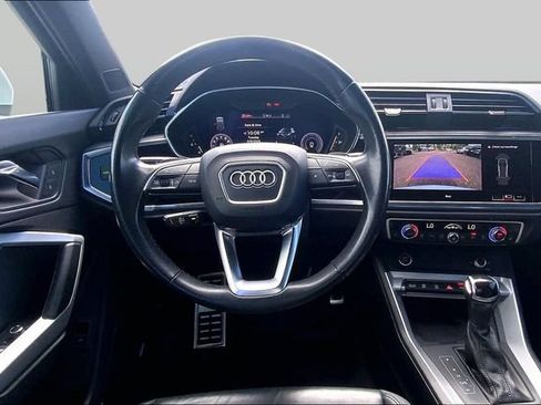 Used 2021 Audi Q3 2.0T Premium Plus w/ Premium Plus Package AWD/4WD image 5
