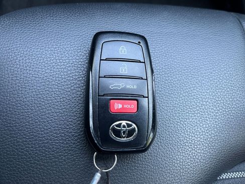 Used 2024 Toyota Highlander XSE FWD image 28