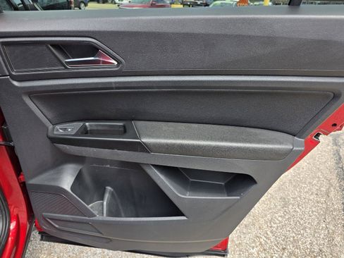 Used 2020 Volkswagen Atlas Cross Sport SEL image 30