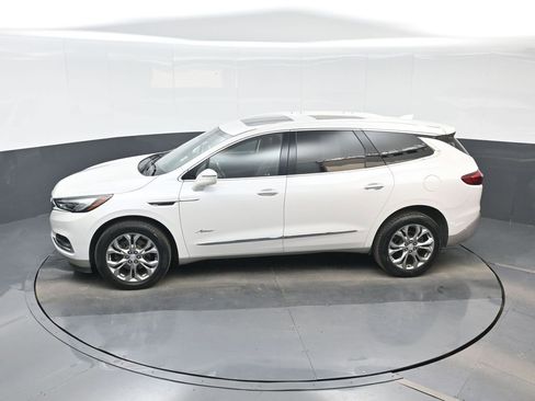 Used 2019 Buick Enclave Avenir w/ Avenir Technology Package AWD/4WD image 18