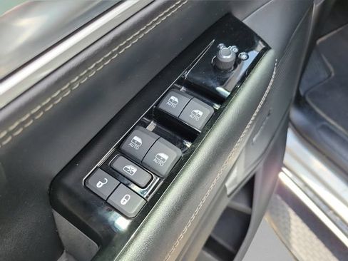 Used 2024 Jeep Wagoneer L Series II w/ Flexible Seating Group AWD/4WD image 13