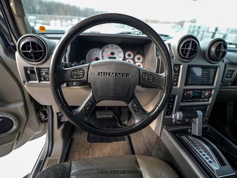 Used 2003 HUMMER H2 w/ Preferred Equipment Group image 25