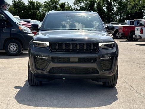New 2026 Jeep Grand Cherokee Summit AWD/4WD image 12