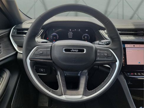 New 2026 Jeep Grand Cherokee Limited AWD/4WD image 12