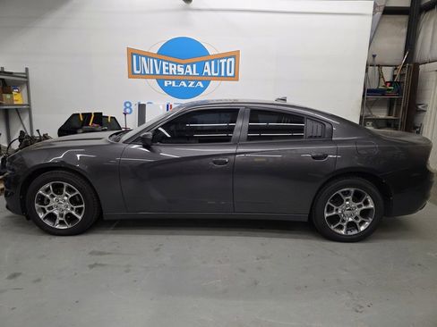 Used 2016 Dodge Charger SXT w/ Navigation & Travel Group image 1