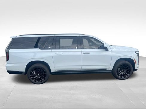 Used 2026 Cadillac Escalade ESV Sport w/ LPO, ONYX Package AWD/4WD image 6
