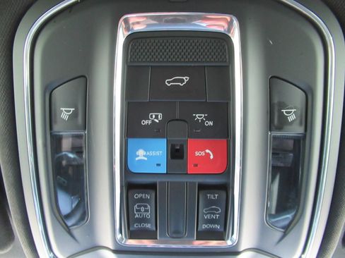 Used 2024 Jeep Grand Cherokee L Altitude RWD image 30